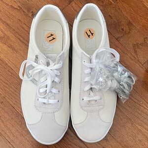 Vans sport low sneakers Women's 11 Men’s 9.5 metallic laces